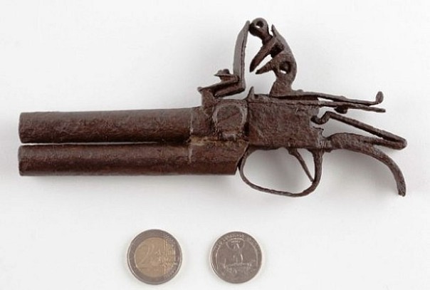 From Collins’ collection, this 1830 over and under flintlock pistol was excavated by at the Alamo site by a construction worker (source: Phil Collins collection).
